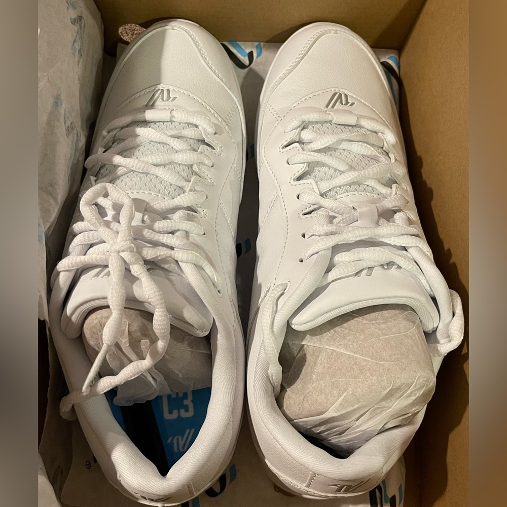 VARSITY CHEER SHOES  Style: C 3   Size: 10